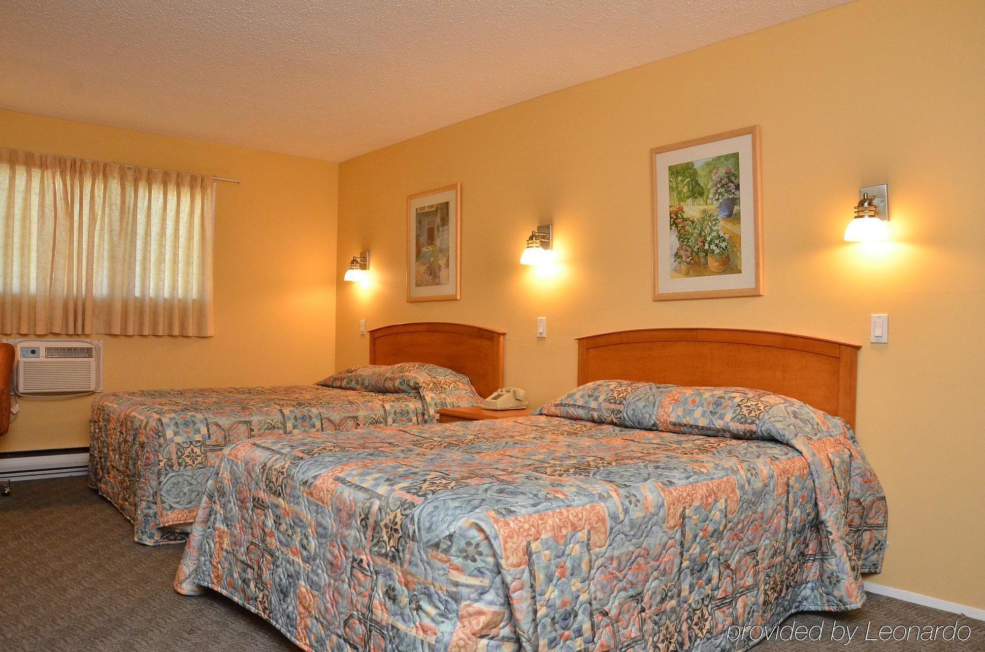 Canadas Best Value Inn Kelowna Quarto foto