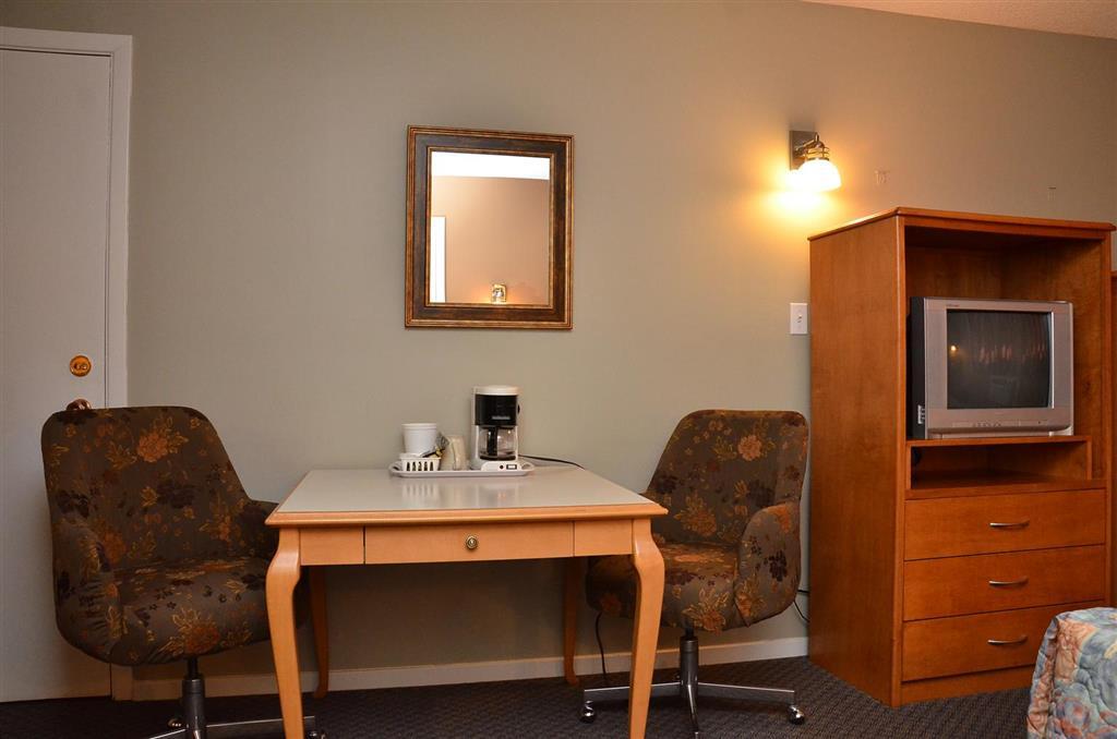 Canadas Best Value Inn Kelowna Quarto foto